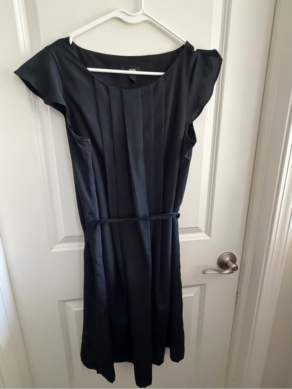 Mossimo Supply Co. Black Pleated Cap-Sleeve Midi Dress